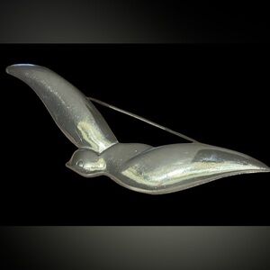 Elegant Vintage Silver Metal Flying Bird Brooch Seagull?